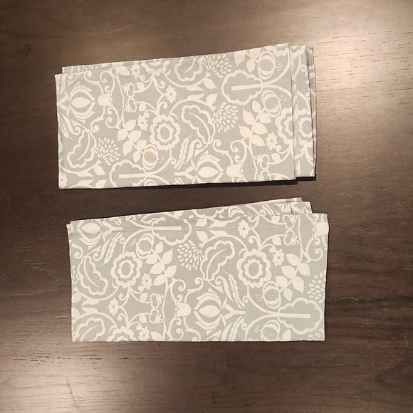 NORDSTROM AT HOME Set of 4 Placemats & Napkins set - Picture 6 of 16